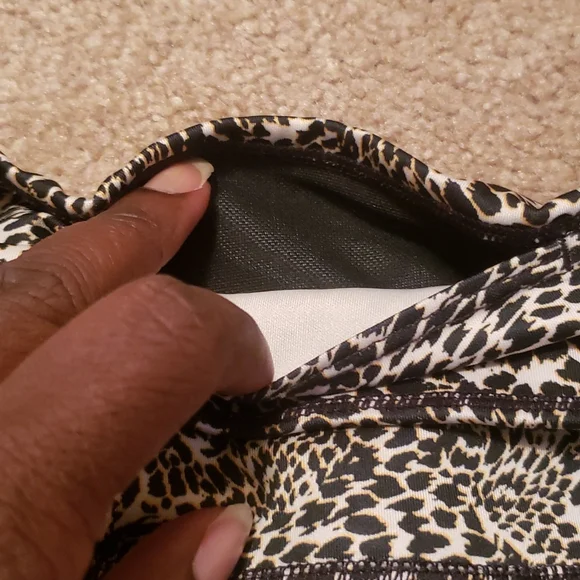 Nike Women's Animal Print Leggings. - Picture 6 of 12